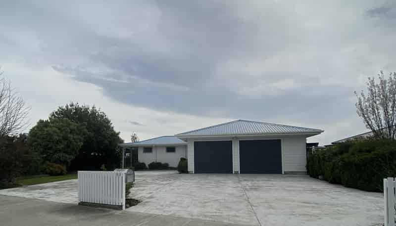 90 Solway Crescent, Solway