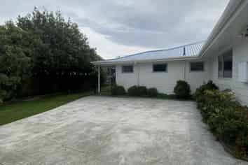 90 Solway Crescent, Solway