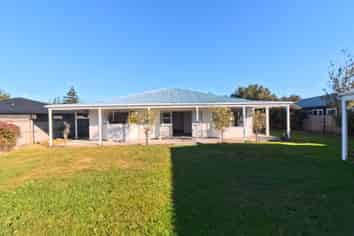 90 Solway Crescent, Solway