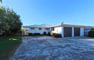 90 Solway Crescent, Solway