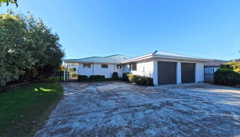 90 Solway Crescent, Solway