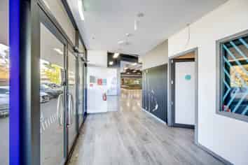 High-Profile 385m² Retail Opportunity