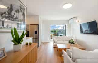 16/83 Lake Road, Devonport