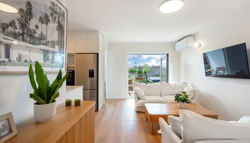 16/83 Lake Road, Devonport