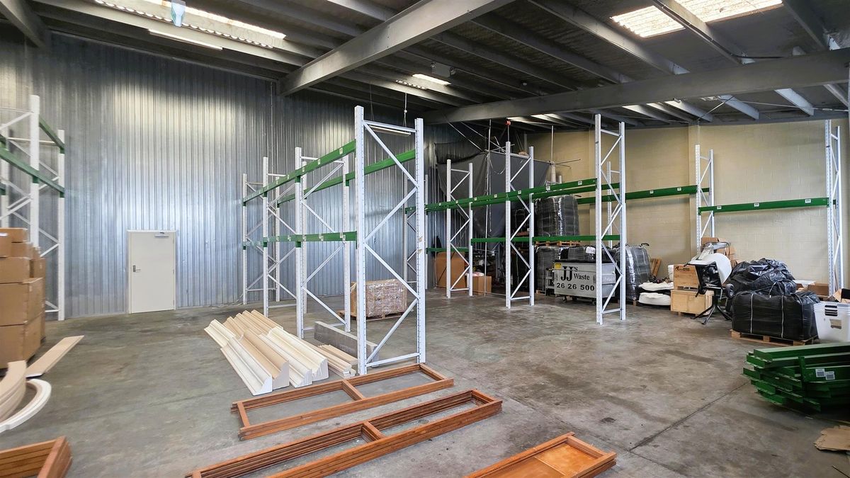 Savills | Functional Rosebank Warehouse & Office - Widok 2