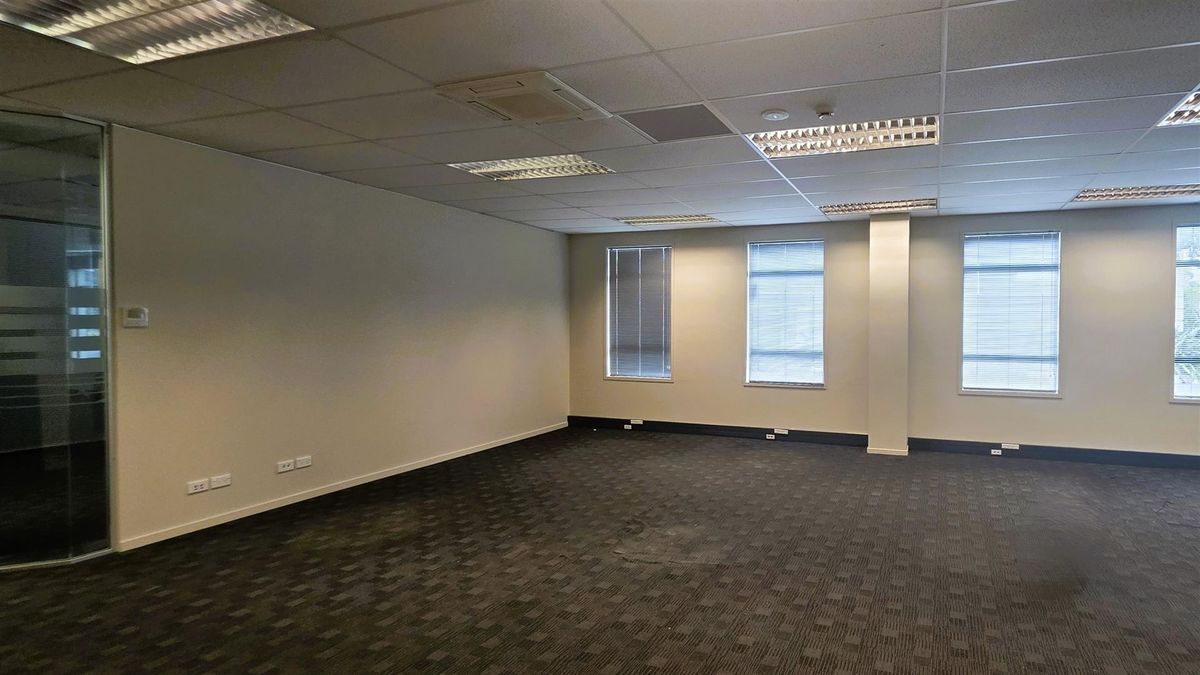 Savills | Functional Rosebank Warehouse & Office - Widok 5