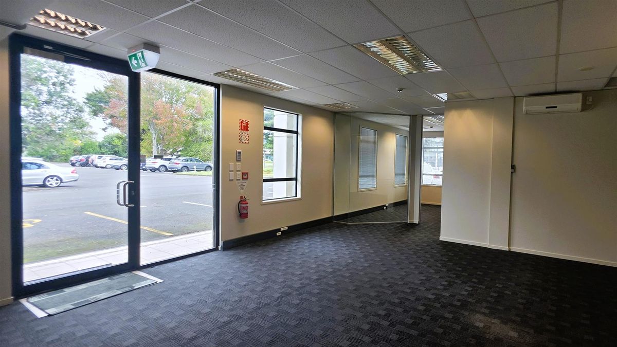 Savills | Functional Rosebank Warehouse & Office - Widok 4