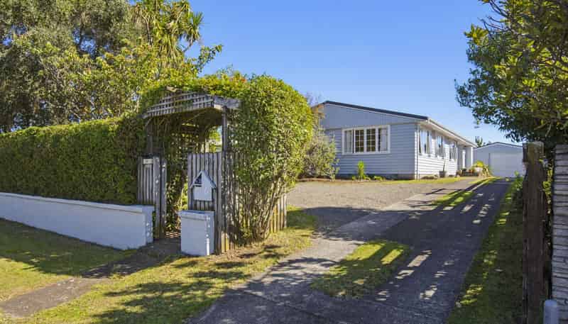 6 Teoti Street, Paraparaumu Beach