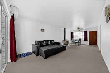 1/2 Arthur Road, Hill Park