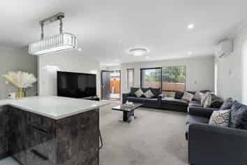 14B Evans Road, Weymouth