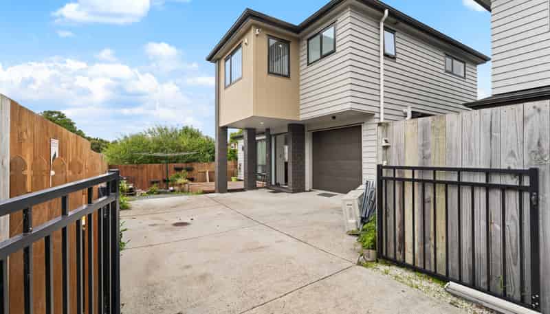 14B Evans Road, Weymouth