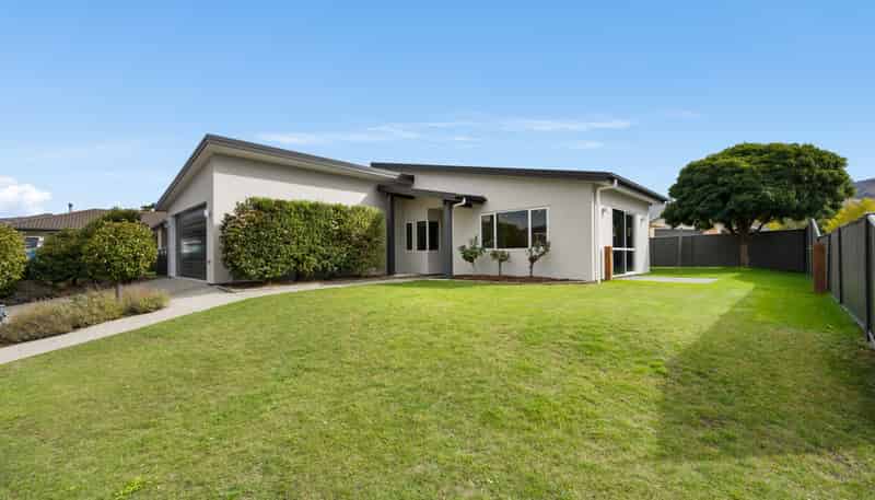 6 Crabbe Place, Cromwell