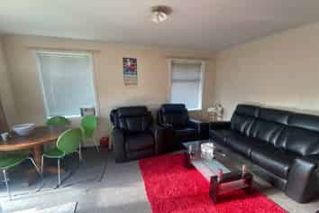 2/8 Dover Street, Saint Albans