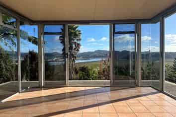 52 George Point Road, Onerahi