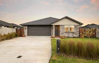 9 Kowaro Street, Rototuna North