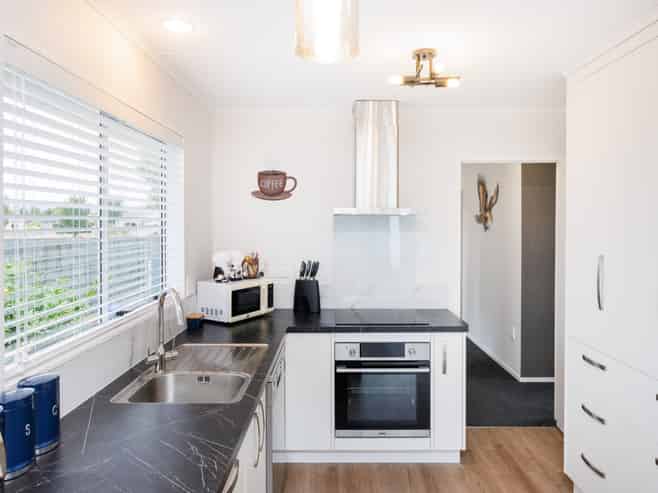 32 Leander Place, Milson