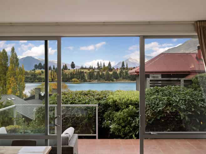 2/23 Adelaide Street, Queenstown Central