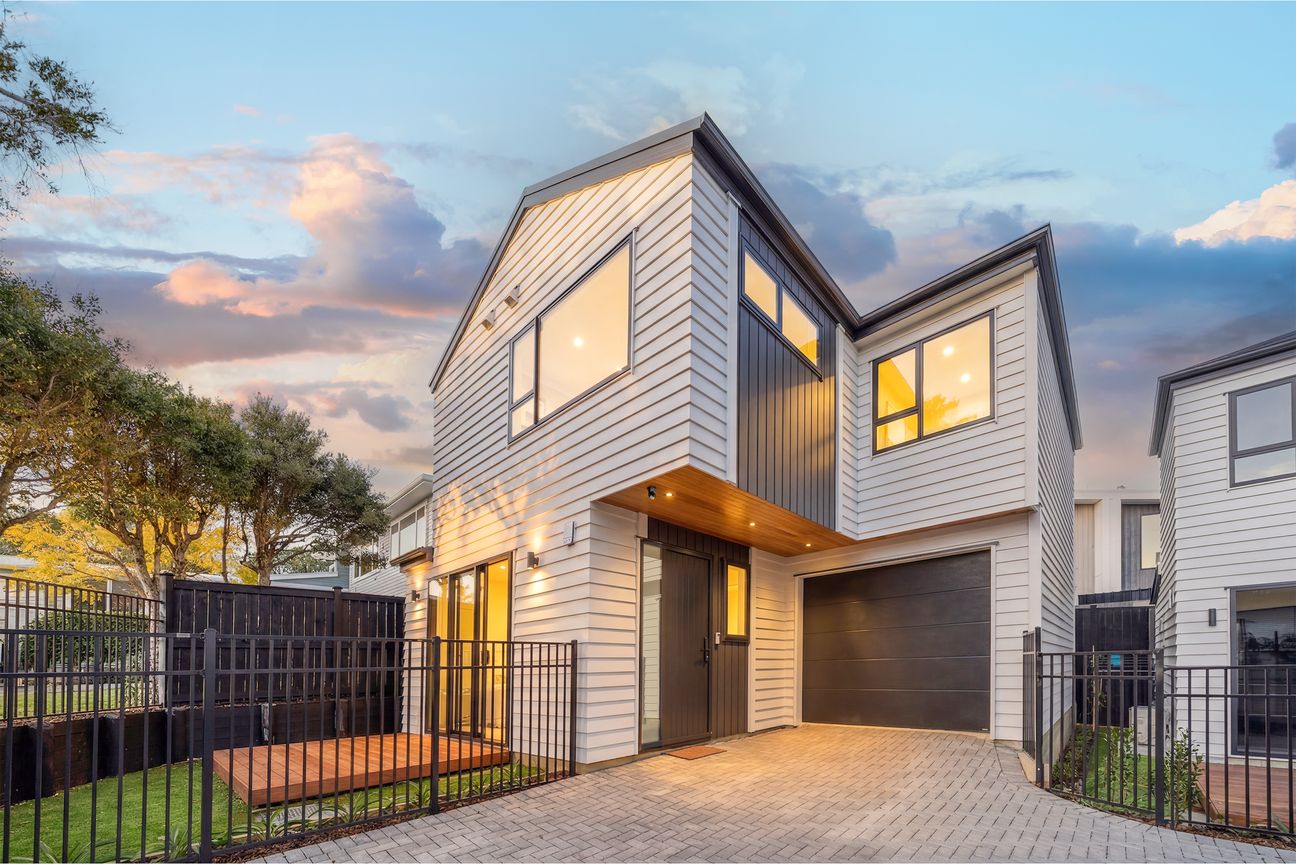 Brand New & Ready to Impress - Vista 2