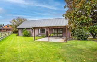 4 High street, Sefton