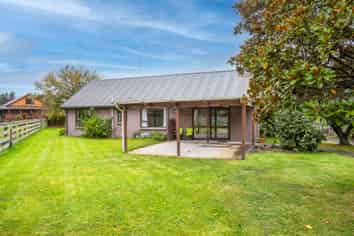 4 High street, Sefton