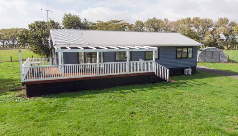 230 Central Road North, Waitakaruru