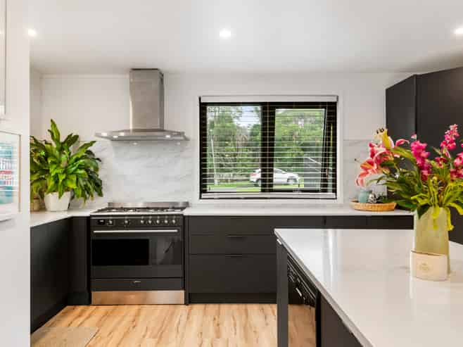 30 Bay Vista Drive, Red Beach