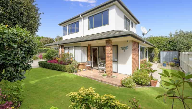 64B Sixteenth Avenue, Avenues