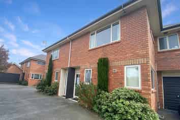 2/113 Clarence Street, Riccarton