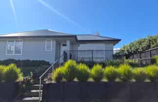 8 Seventh View Ave, Beachlands