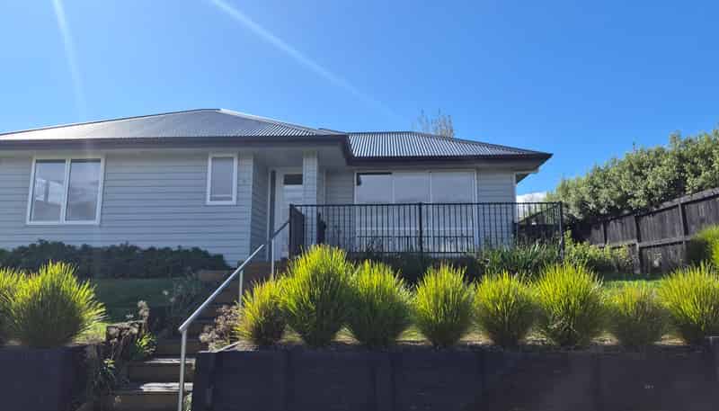 8 Seventh View Ave, Beachlands