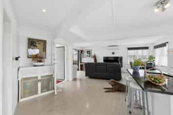 14 Valdale Road, Henderson