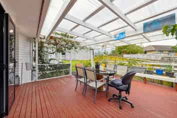 14 Valdale Road, Henderson