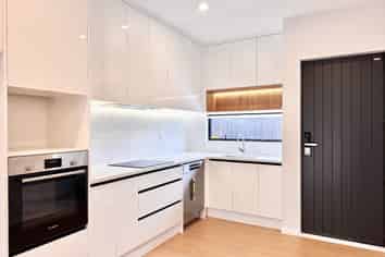 10/72  Taikata, Te Atatu Peninsula