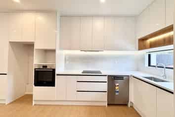 10/72  Taikata, Te Atatu Peninsula