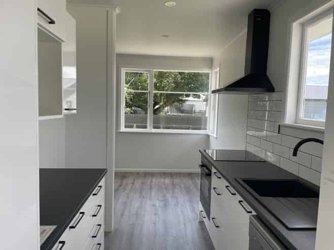 702A Dennett Street , Mahora