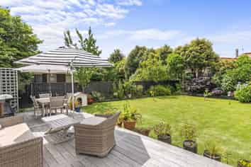 261 Te Moana Road, Waikanae