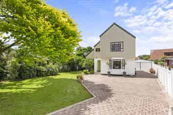 261 Te Moana Road, Waikanae