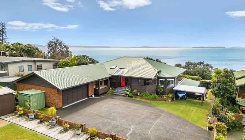 146 Pacific Parade, Army Bay