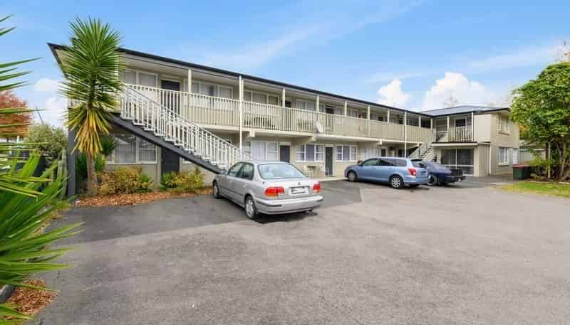 2/279 Fenton Street, Glenholme