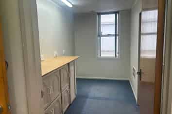 Trade retail, prime location - leasing