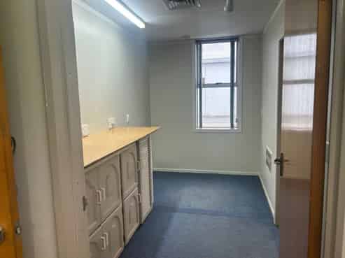 Trade retail, prime location - leasing
