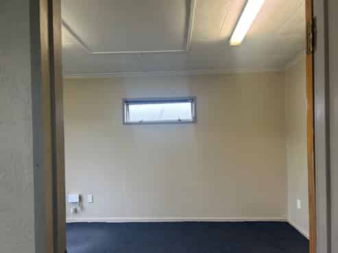 Trade retail, prime location - leasing
