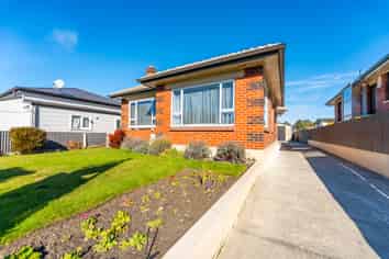 12 Marston Road, Kensington
