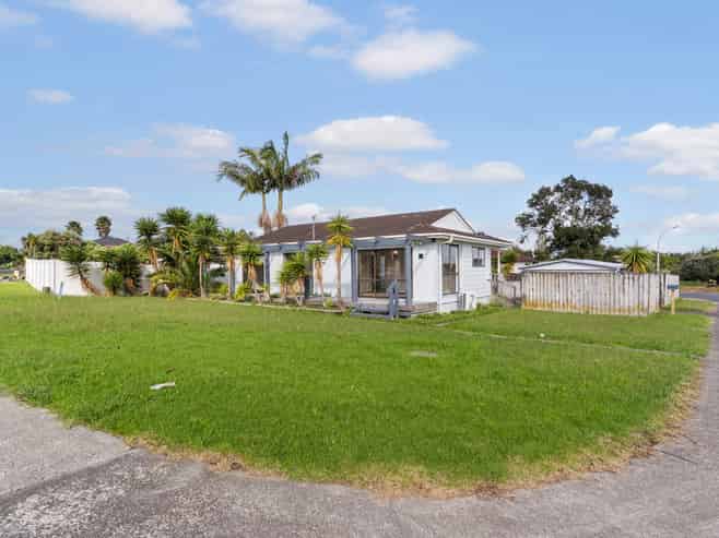 1 Lansdown Place, Papakura