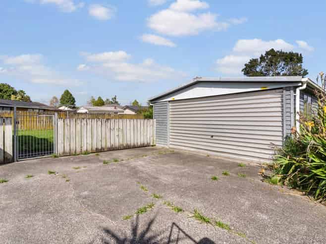 1 Lansdown Place, Papakura