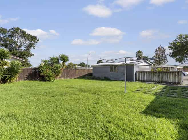 1 Lansdown Place, Papakura