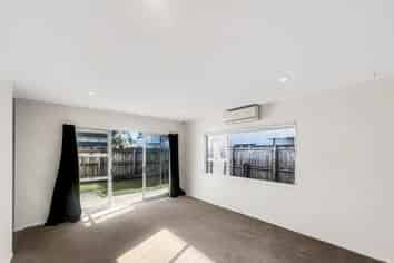2/32 Canal Road, Avondale