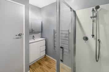 2/32 Canal Road, Avondale