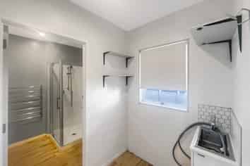 2/32 Canal Road, Avondale