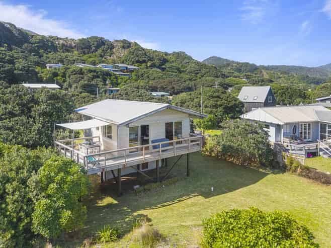 36 North Piha Road, Piha